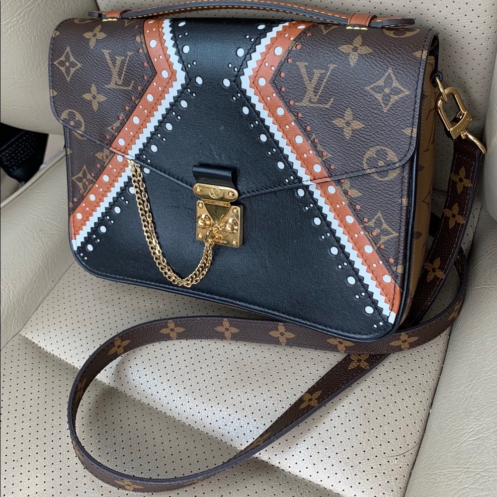 (TRADED) LTD Louis Vuitton Brogue Métis Pochette